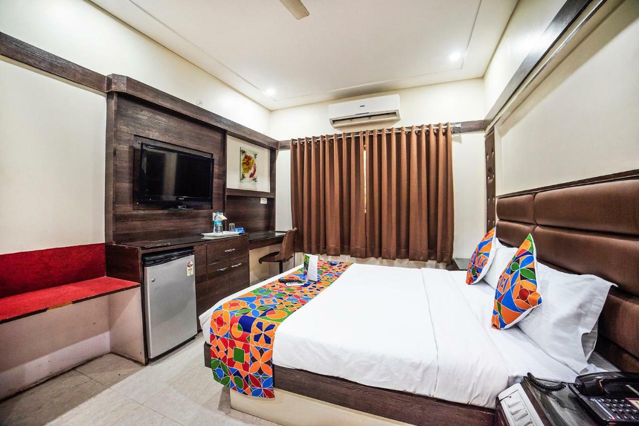 אינדורה Fabhotel Santoor Geeta Bhawan Square מראה חיצוני תמונה