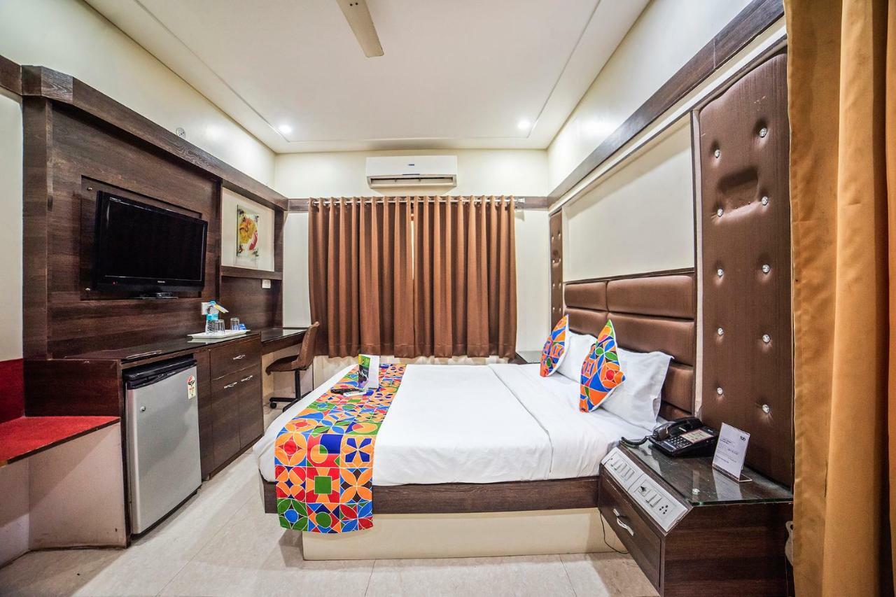 אינדורה Fabhotel Santoor Geeta Bhawan Square מראה חיצוני תמונה
