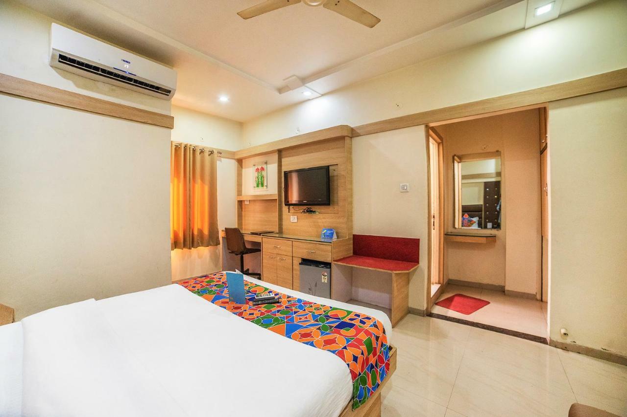 אינדורה Fabhotel Santoor Geeta Bhawan Square מראה חיצוני תמונה