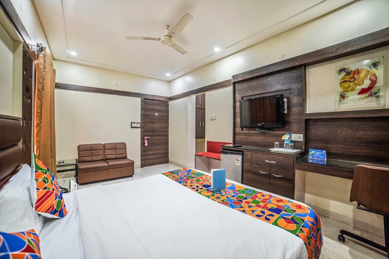 אינדורה Fabhotel Santoor Geeta Bhawan Square מראה חיצוני תמונה