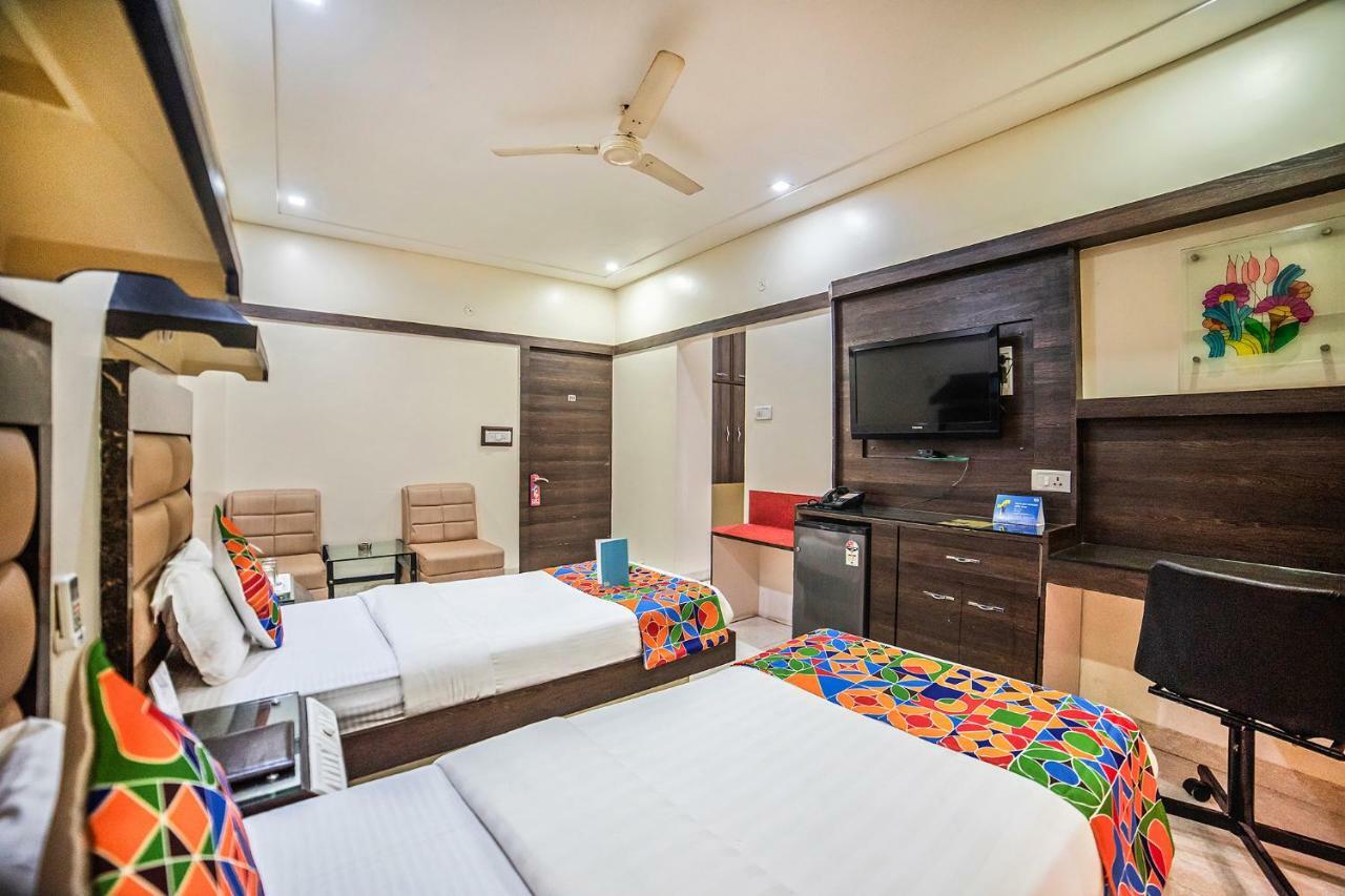 אינדורה Fabhotel Santoor Geeta Bhawan Square מראה חיצוני תמונה