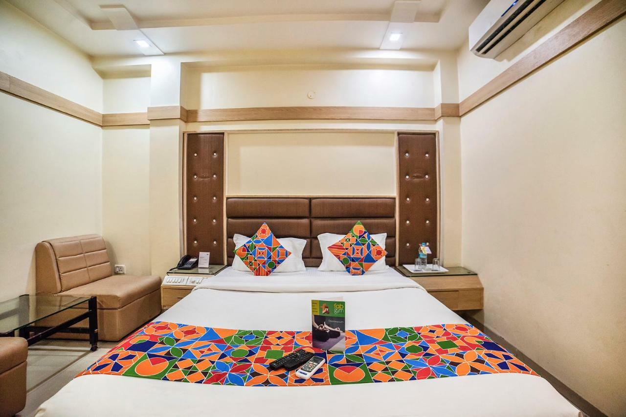 אינדורה Fabhotel Santoor Geeta Bhawan Square מראה חיצוני תמונה